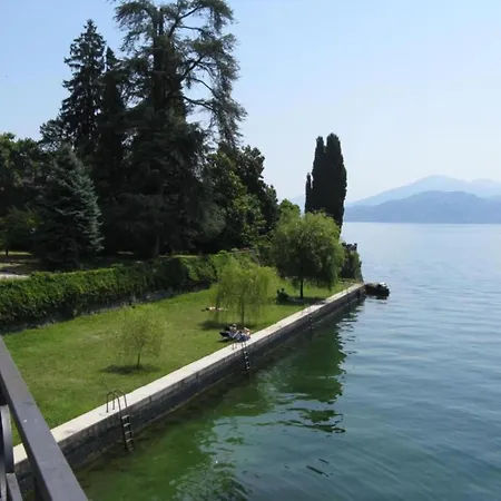 By Maggiore With Stunning View Holiday home *